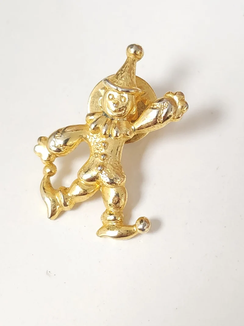 Pin's rétro vintage ancien pour collectionneur, badge broche décoratif authentiq