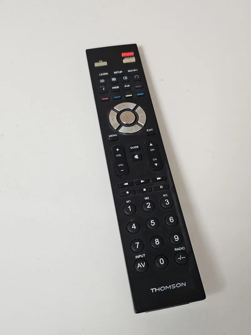 Télécommande universelle Thomson compatible TV, remplacement pratique, occasion