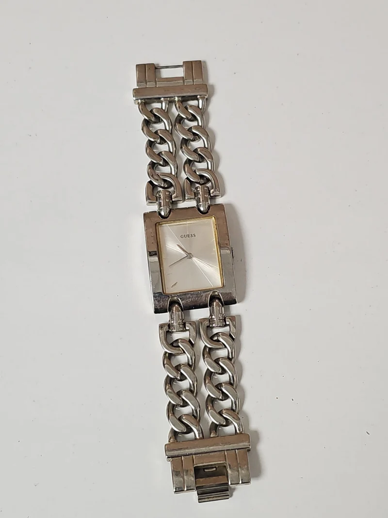 Montre Guess pour femme élégante, accessoire mode occasion, montre-bracelet Gues