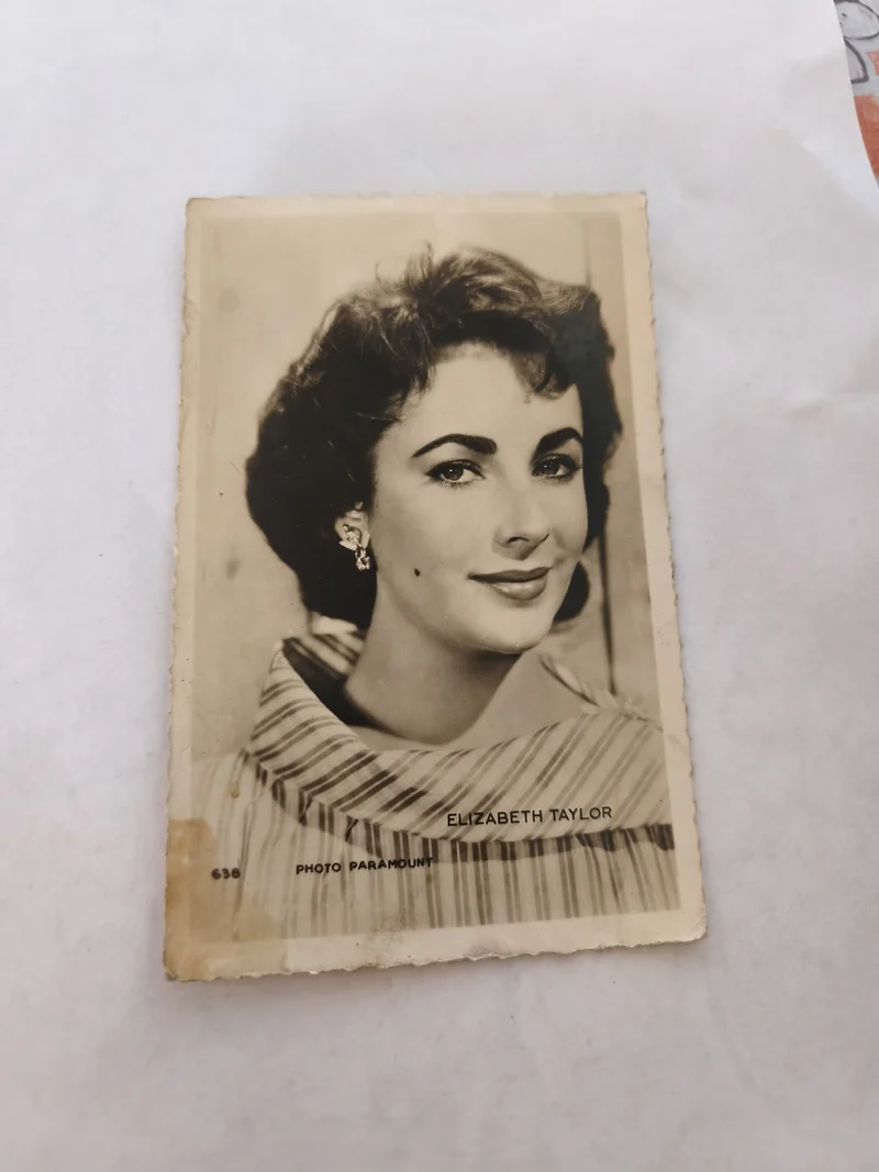 Carte postale vintage ancienne Elizabeth Taylor photo rétro collection cinéma