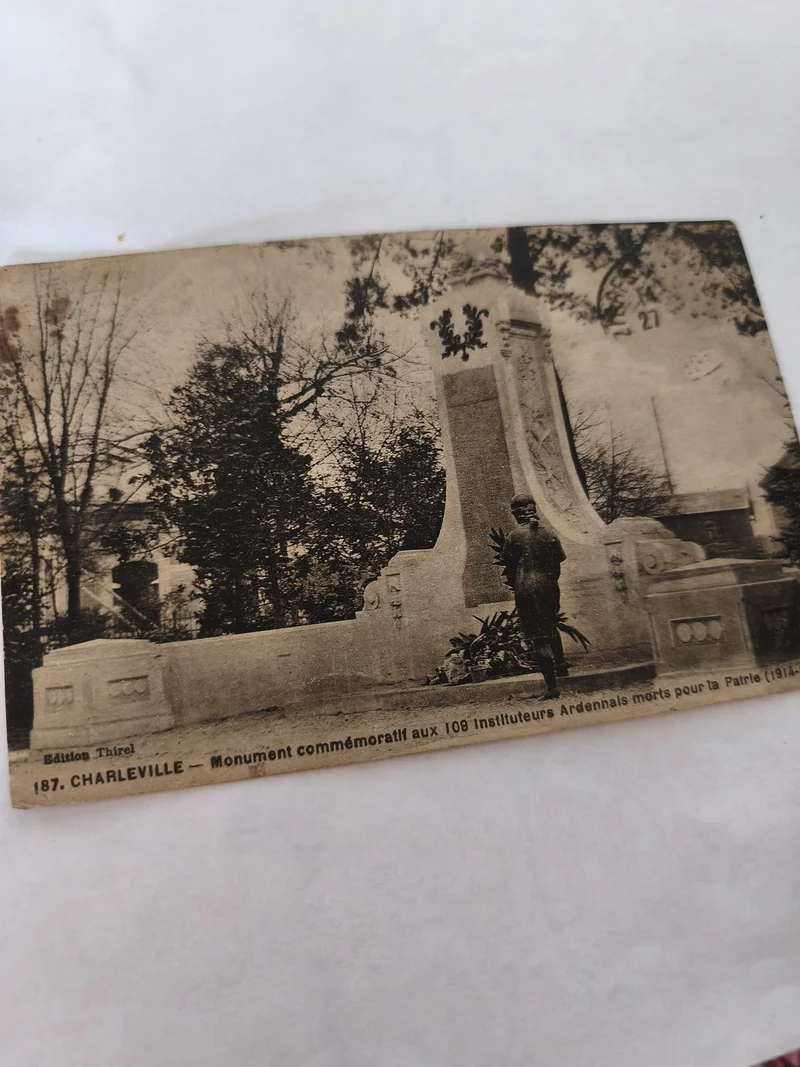 Carte postale vintage ancienne Charleville, collection rétro France, photo d'épo