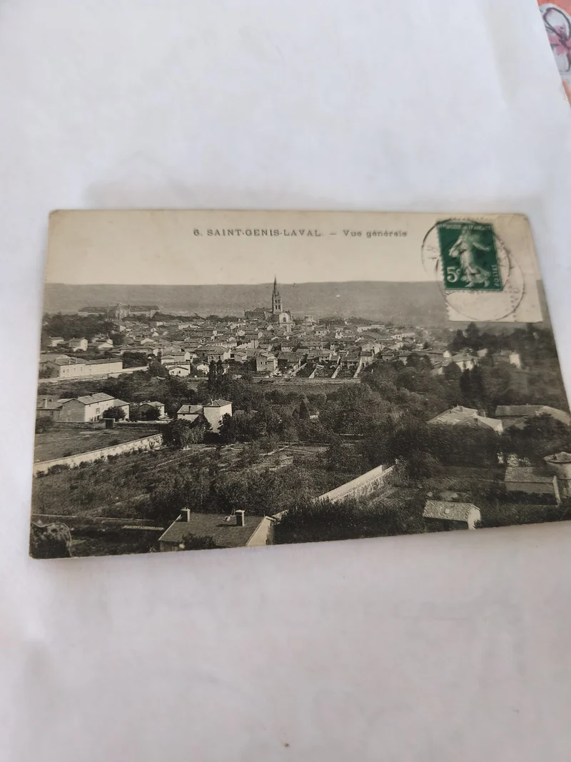 Carte postale ancienne vintage Saint-Genis-Laval, rétro collection France