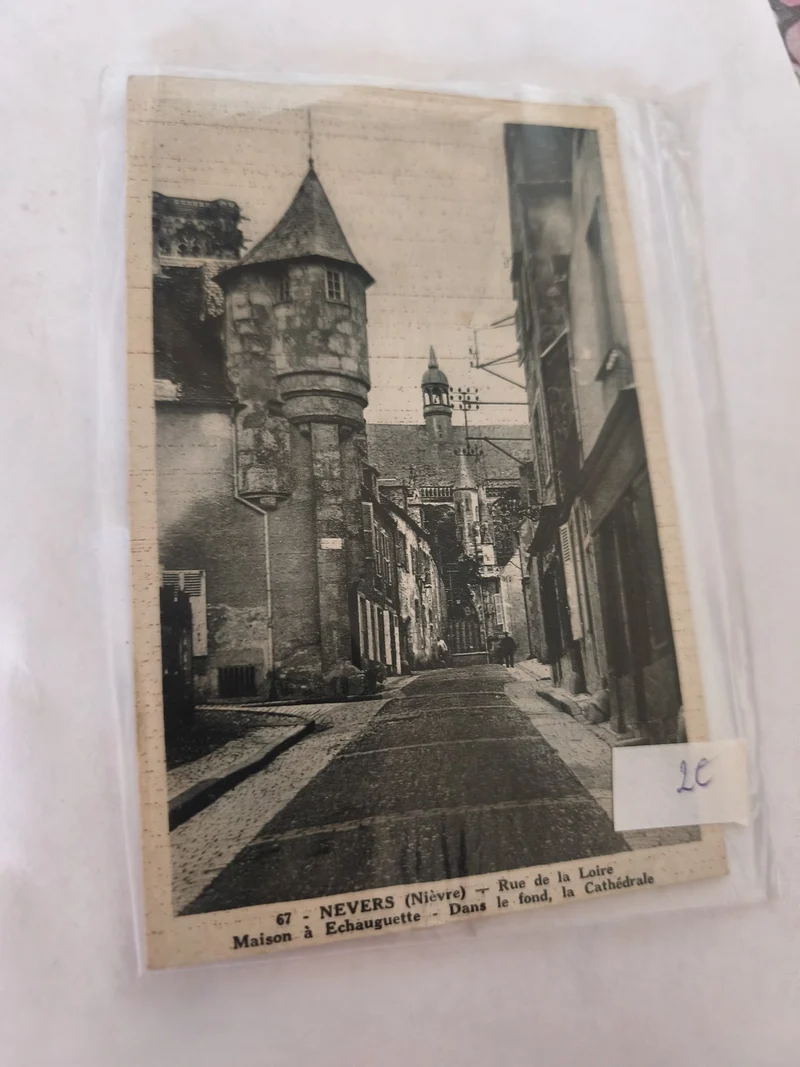 Carte postale vintage Nevers ancienne, collection rétro France, objet d?époque