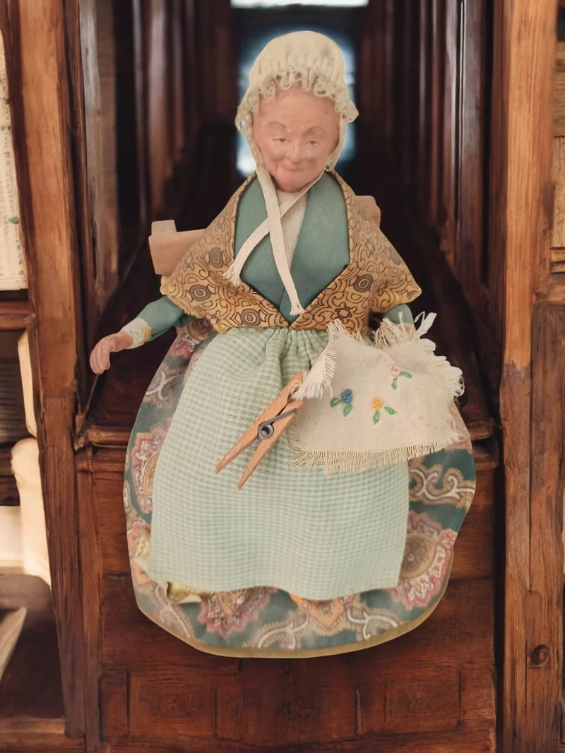 Grand santon ancien vintage de la marque Ancienne pour collection ou décoration