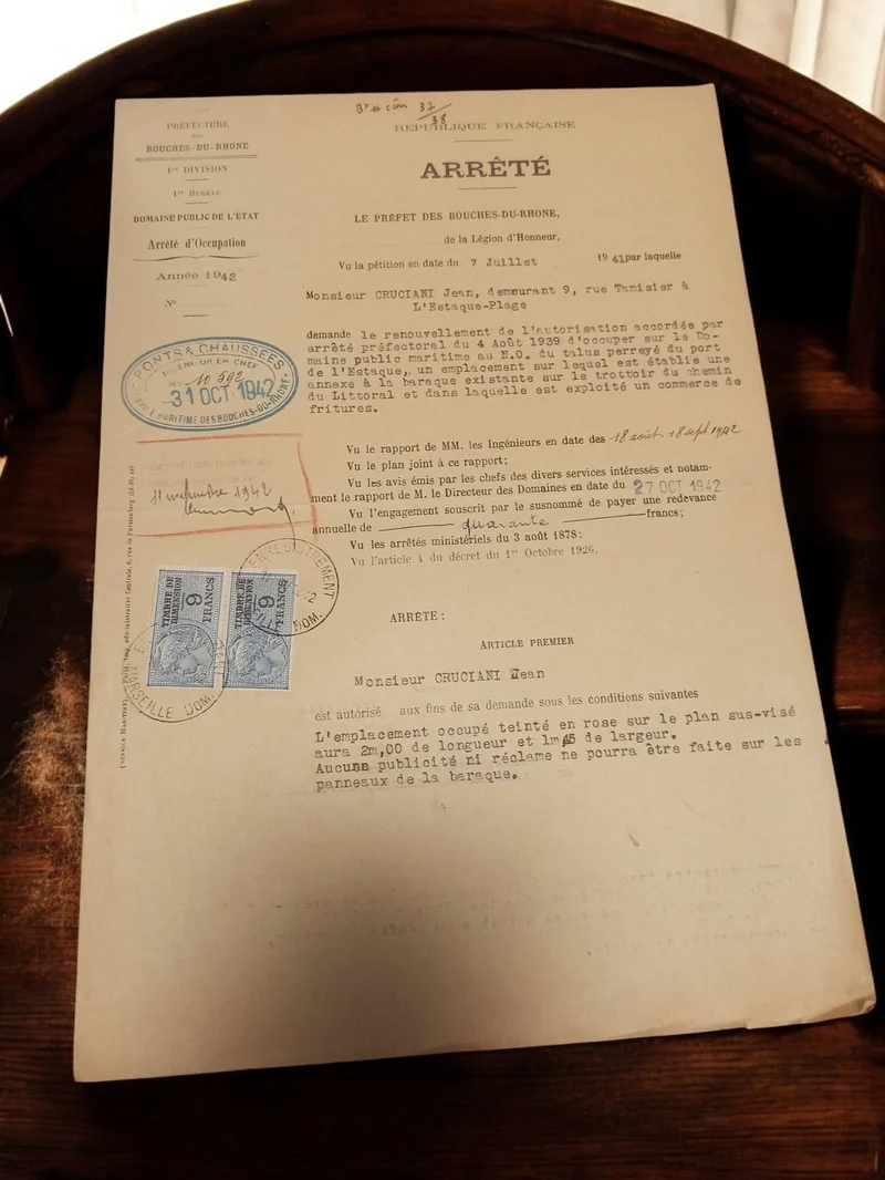 Document administratif arrêté préfectoral Marseille 1942 timbres anciens Bouches