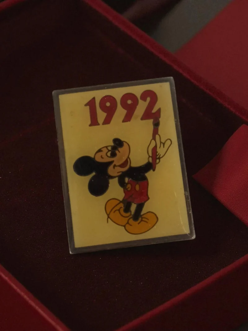 Pin's Disney Mickey Mouse 1992 vintage ancien badge rétro collection