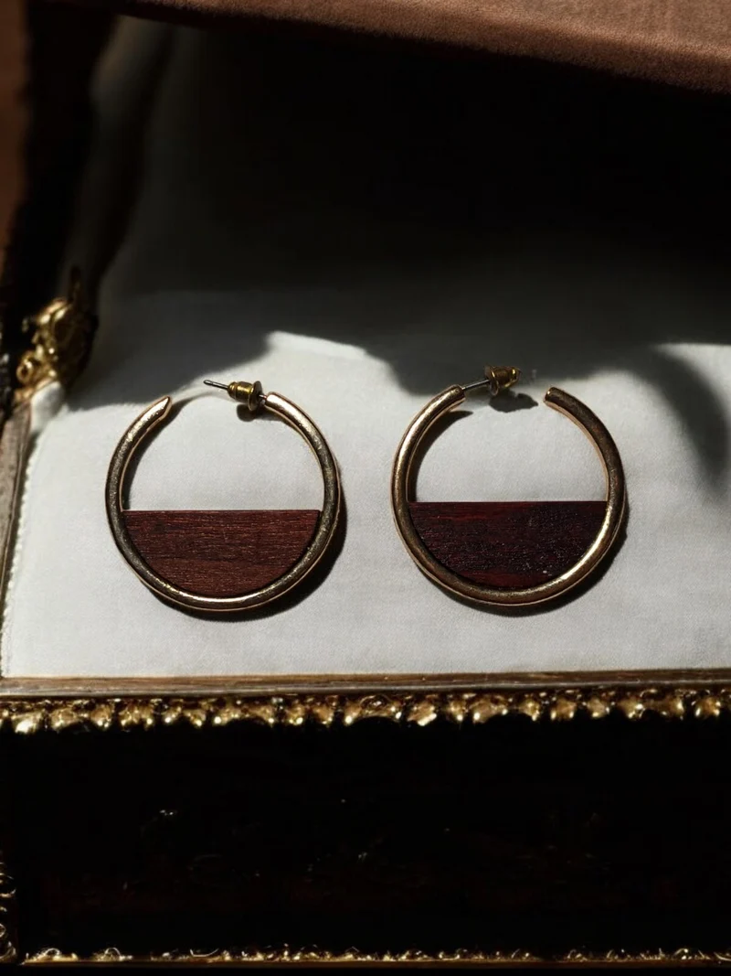 Boucles d?oreilles créoles vintage dorées cercle bois années 70/90 fantaisie