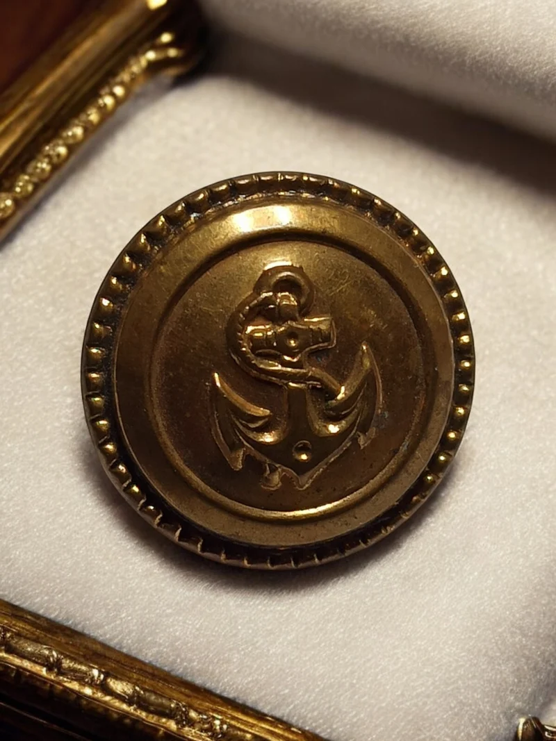 Bouton ancien marine française doré, ancre relief costume traditionnel