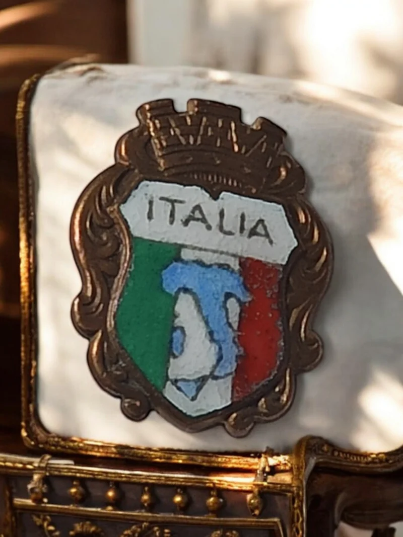 Broche ancienne blason Italia émaillée, écusson Italie vintage, tricolore