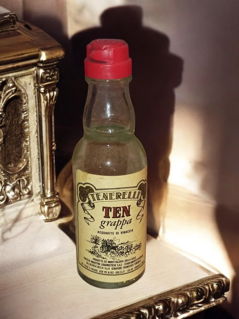 Miniature alcool Tenerelli Ten Grappa vintage bouteille décorative Italie