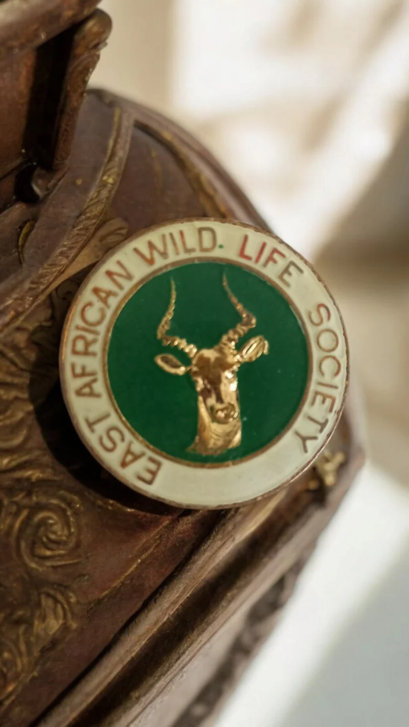 Insigne vintage East African Wild Life Society ? broche émaillée rétro animalier