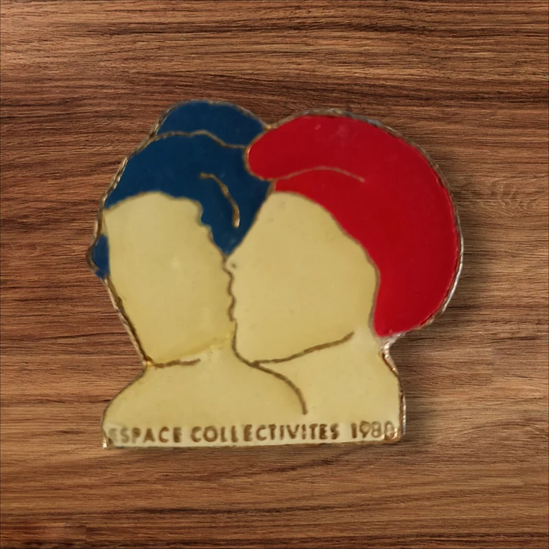 Badge Espace Collectivités 1988 tricolore bleu blanc rouge vintage pin's