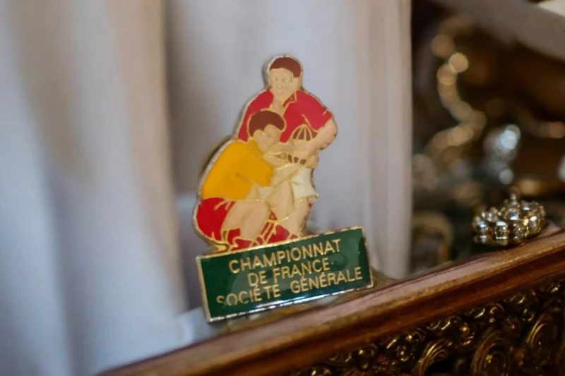 Pin's vintage rugby Championnat de France Société Générale émaillé ancien