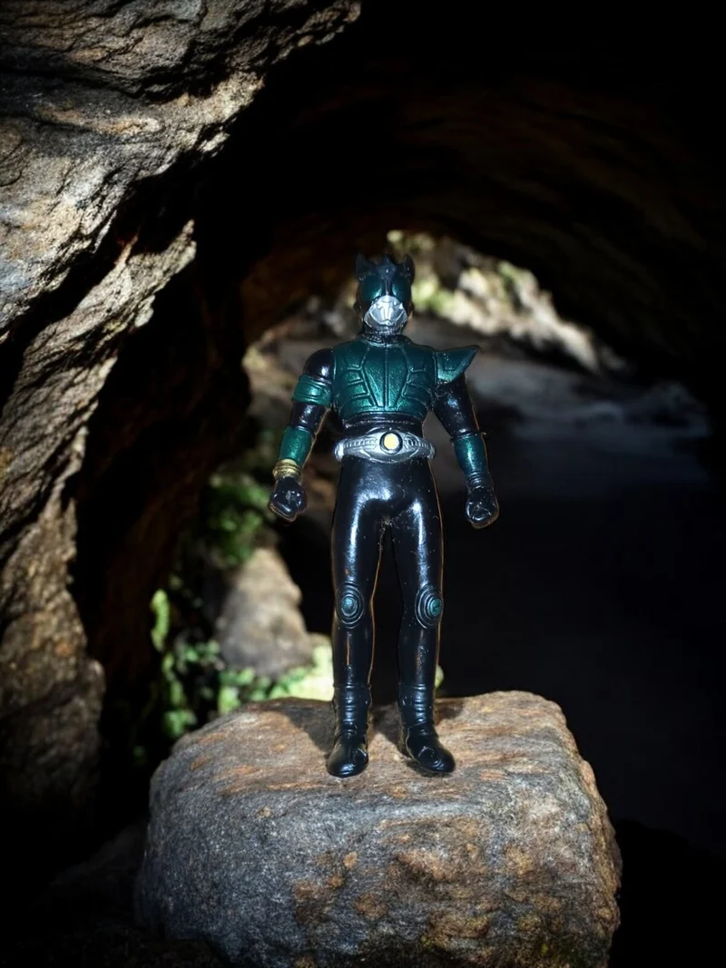 Figurine vintage Ultraman Bandai Japon, héros articulé vert noir collection