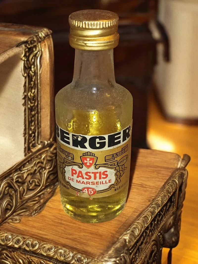 Mini-bouteille Berger Pastis Marseille 45° vintage jaune apéritif ancien