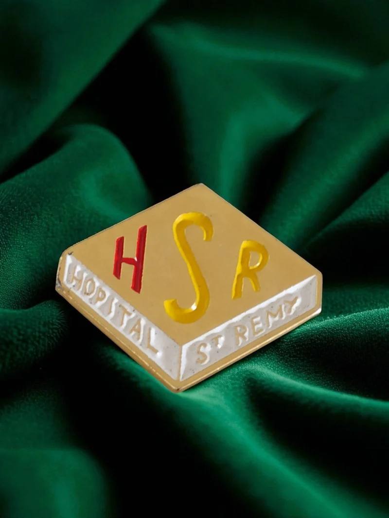 Pin's Hôpital St Remy HSR émail vintage années 80 badge publicitaire