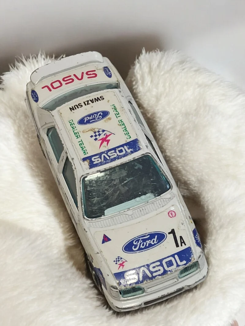 Véhicule miniature Ford SASOL vintage, voiture rallye rétro décorée d?occasion