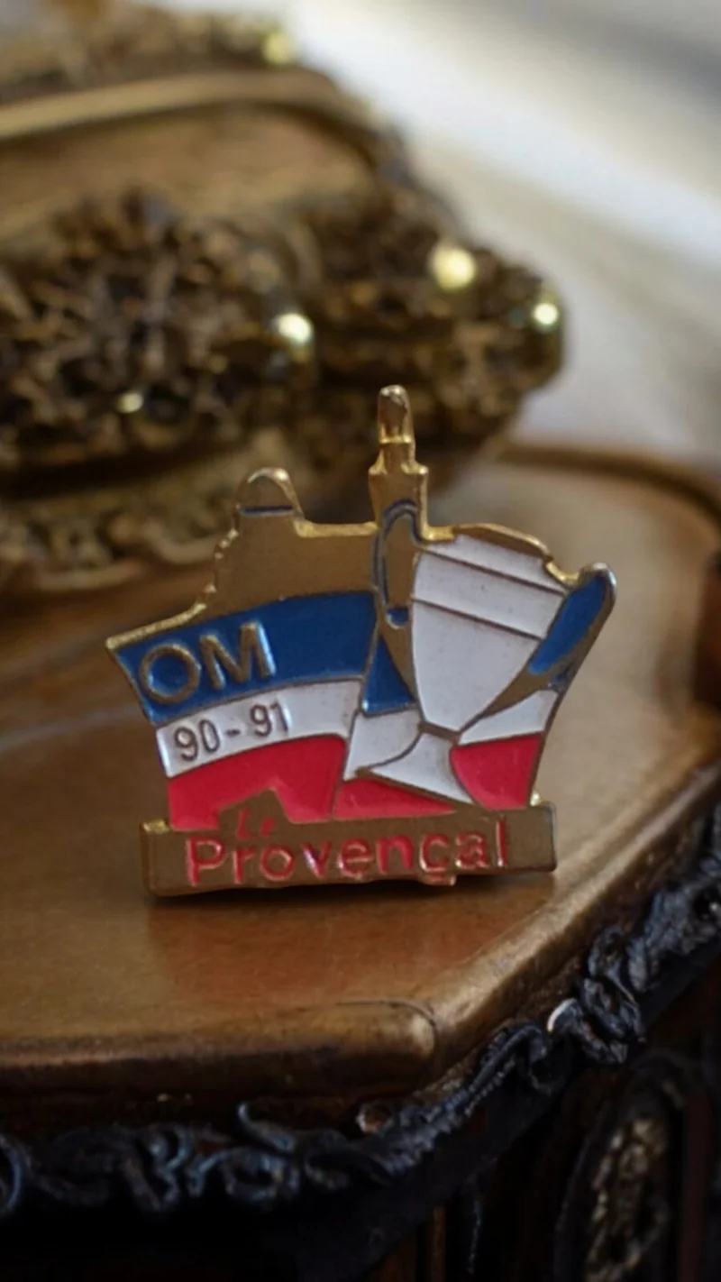 Pin's vintage OM 90-91 Le Provençal Olympique Marseille badge rétro