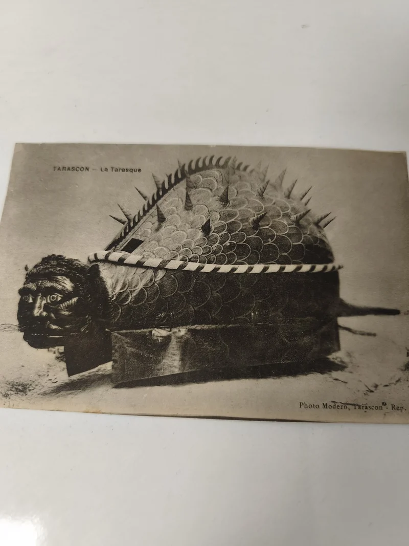 Carte postale ancienne vintage Tarascon La Tarasque folklore tradition française