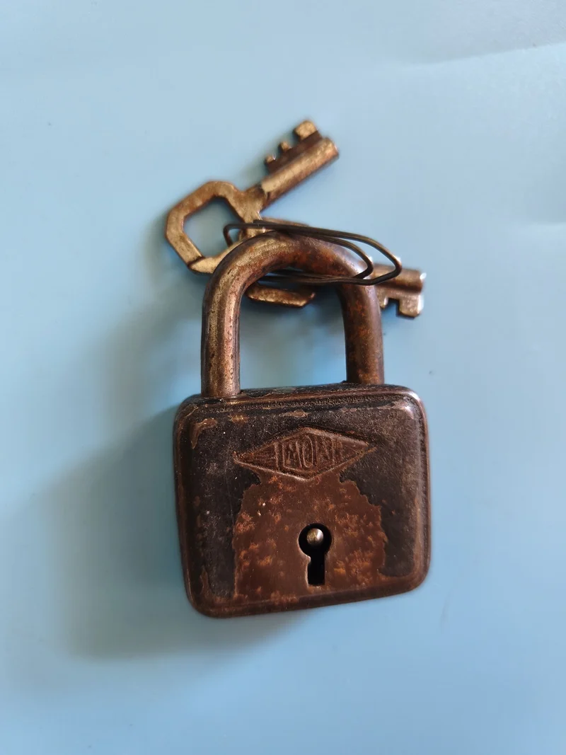 Cadenas vintage Ancienne, ancien verrou rétro pour collectionneur ou décoration