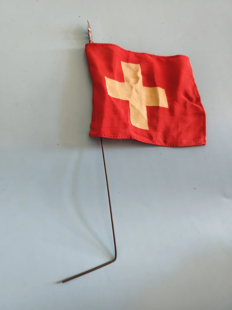 Drapeau suisse ancien vintage petit format ? collection décoration rétro Helvéti