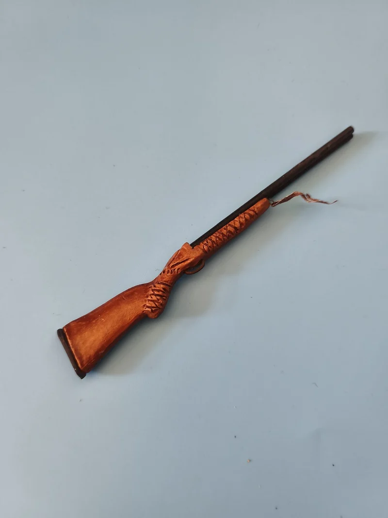 Figurine miniature fusil ancien vintage, petit modèle pour collection ou décorat