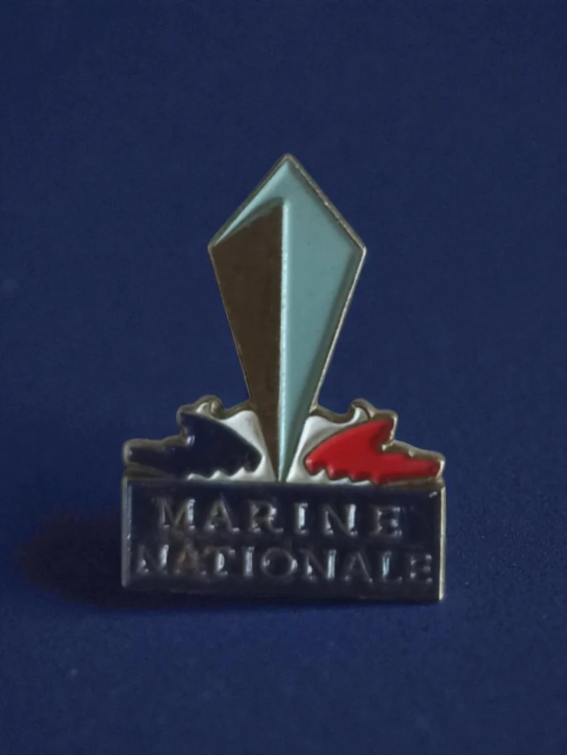 Pin's ancien Marine nationale badge vintage tricolore bleu blanc rouge