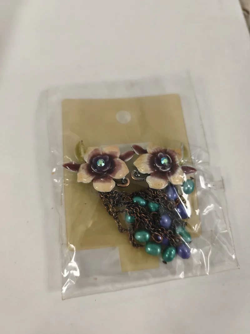 Paire de boucles d?oreilles rétro ancienne, marque française, deadstock vintage