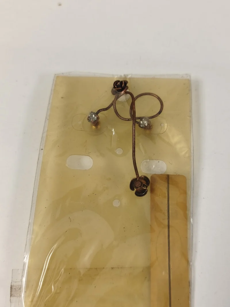 Paire de boucles d?oreilles rétro ancienne, marque française, deadstock, vintage