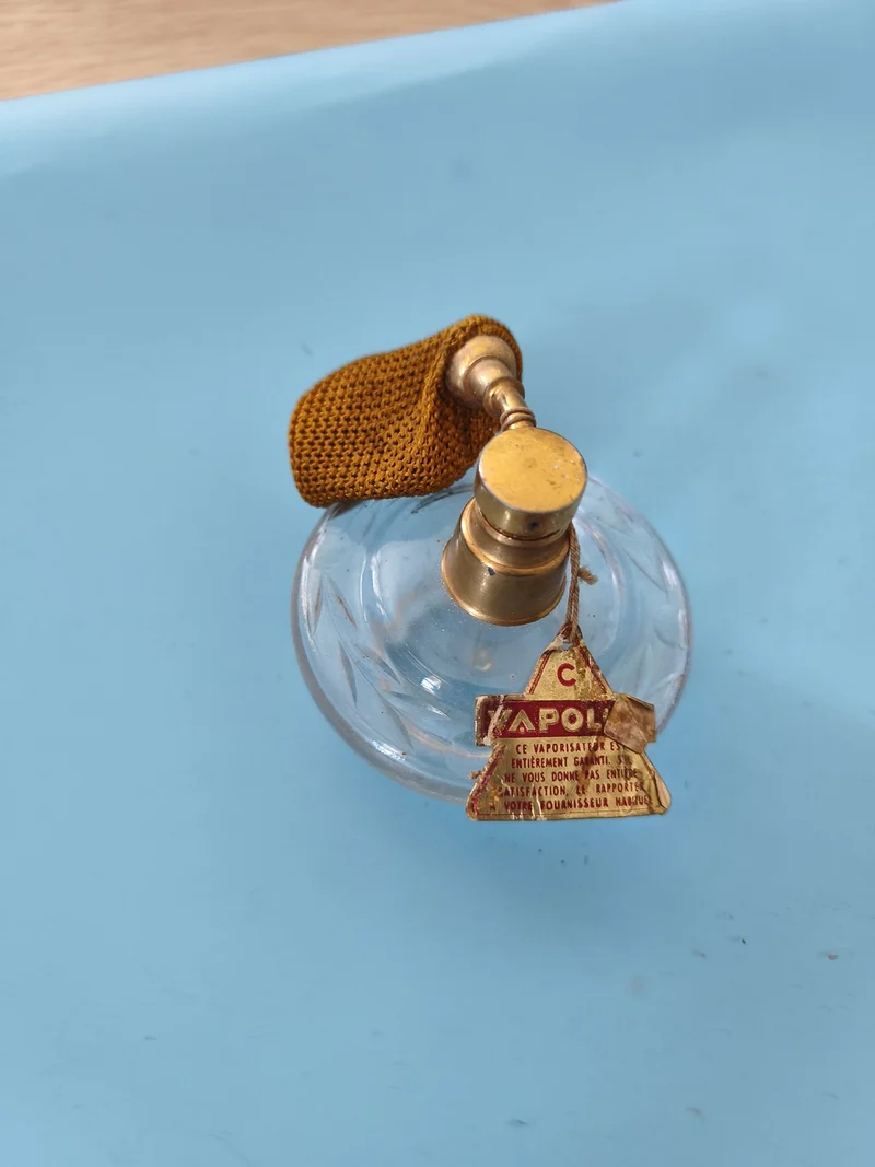 Grand flacon parfum ancien vide vintage collection décoration rétro verrerie