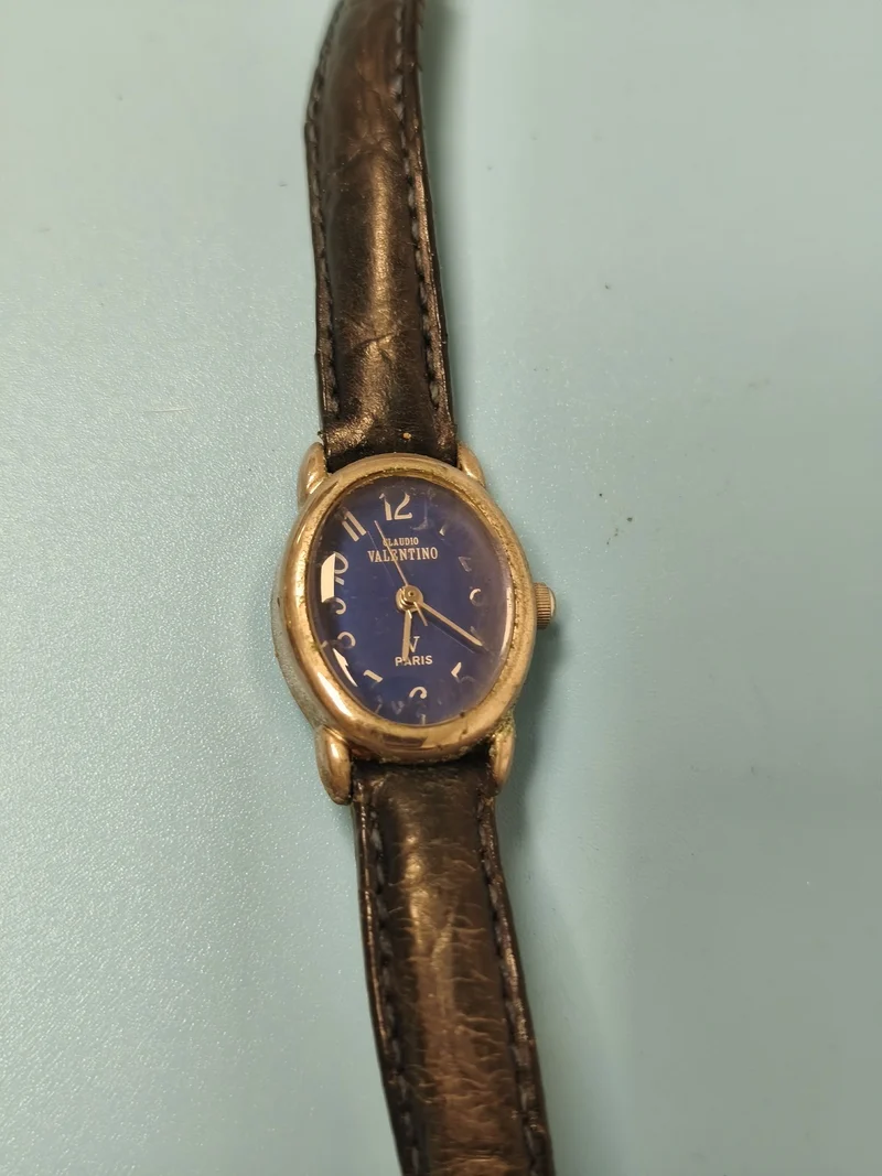 Montre femme vintage Claudio Valentino ancienne, rétro collection montre-bracele