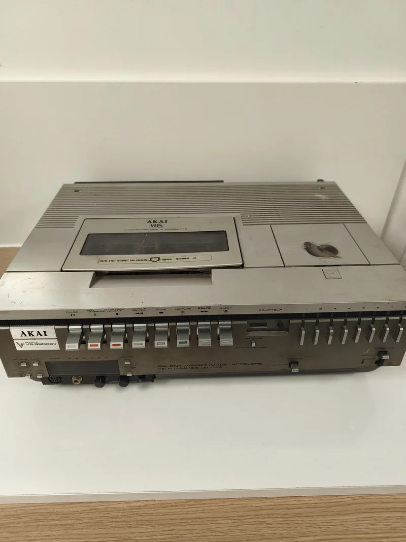 Vintage lecteur vidéo cassette Akai VS-9800SV ancien magnétoscope rétro collecti