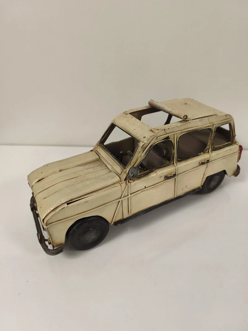 Voiture ancienne en tôle vintage, grande taille, objet de collection rétro déco