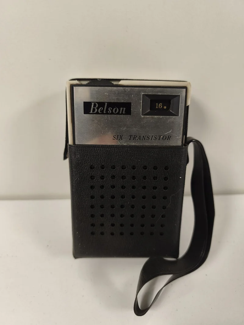 Radio de poche rétro Belson six transistors ancien, collection vintage portable