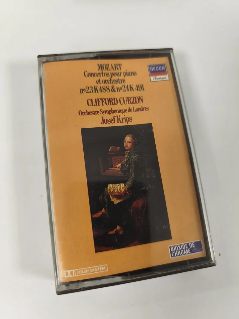 Vintage cassette audio K7 musique classique Mozart ancien collection rétro