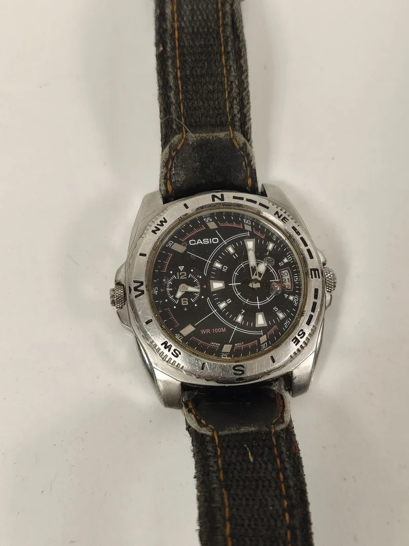 Montre ancienne Casio AMW-103B homme vintage rétro non testée à restaurer