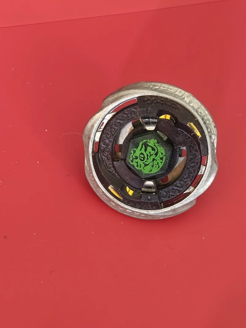 Toupie ancienne Beyblade rétro vintage pour collectionneur ou amateur d?objets r