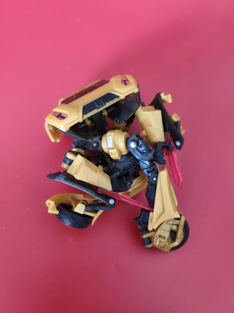 Transformers Generations WFC Bumblebee figurine Cybertronian robot articulé Hasb