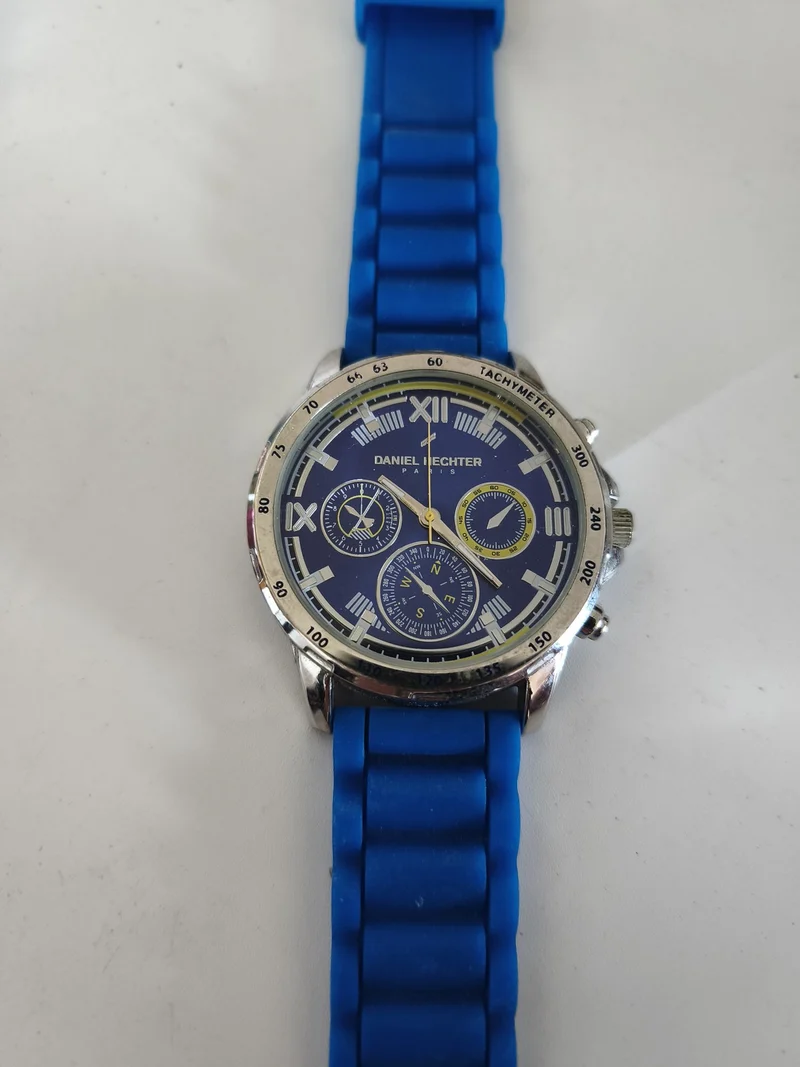Montre vintage Daniel Hechter ancienne, montre rétro collection homme femme
