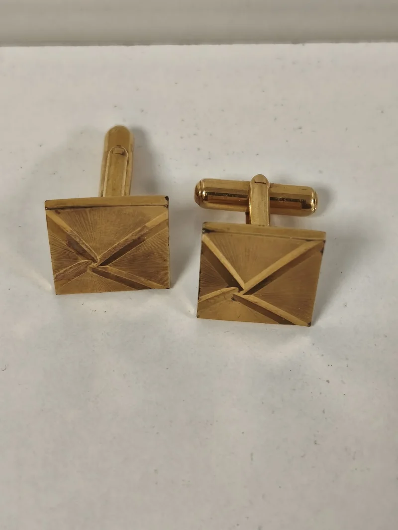 Paire de boutons de manchette vintage plaqué or, ancien accessoire rétro élégant