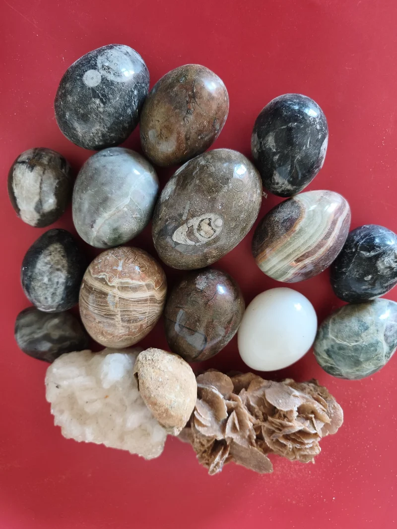 Lot vintage d??ufs anciens en pierres naturelles labradorite jaspe collection dé