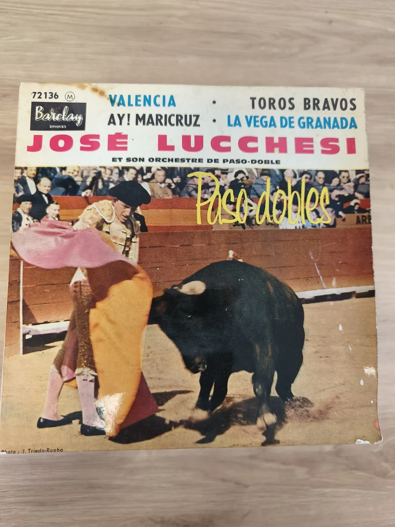 Vinyle ancien 45 tours José Lucchesi rétro ? disque vintage à collectionner en l