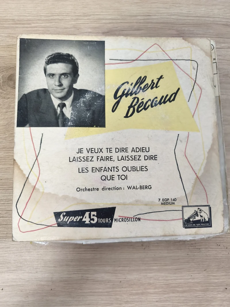 Vinyle 45T vintage Gilbert Bécaud Super 45 tours pochette d?origine années 50
