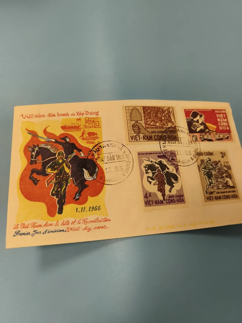 Ancienne enveloppe FDC Vietnam 1966 timbres illustrés guerre collection