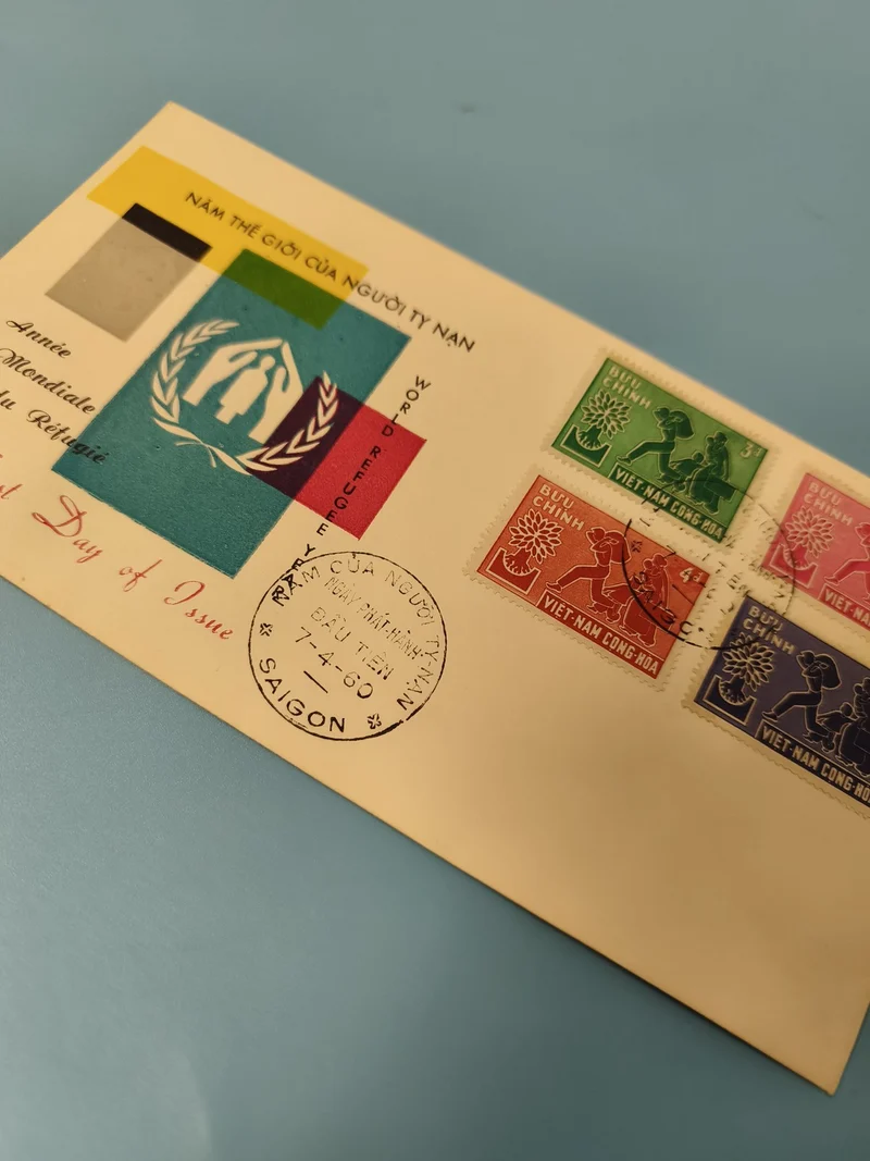 Enveloppe FDC premier jour d?émission Vietnam timbres multicolores réfugiés