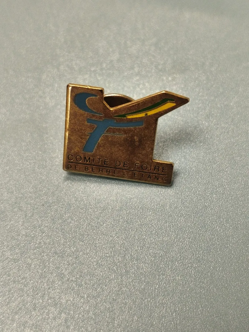 Pin's vintage Comité de Foire Berre l'Étang, émaillé, collection badge ancien