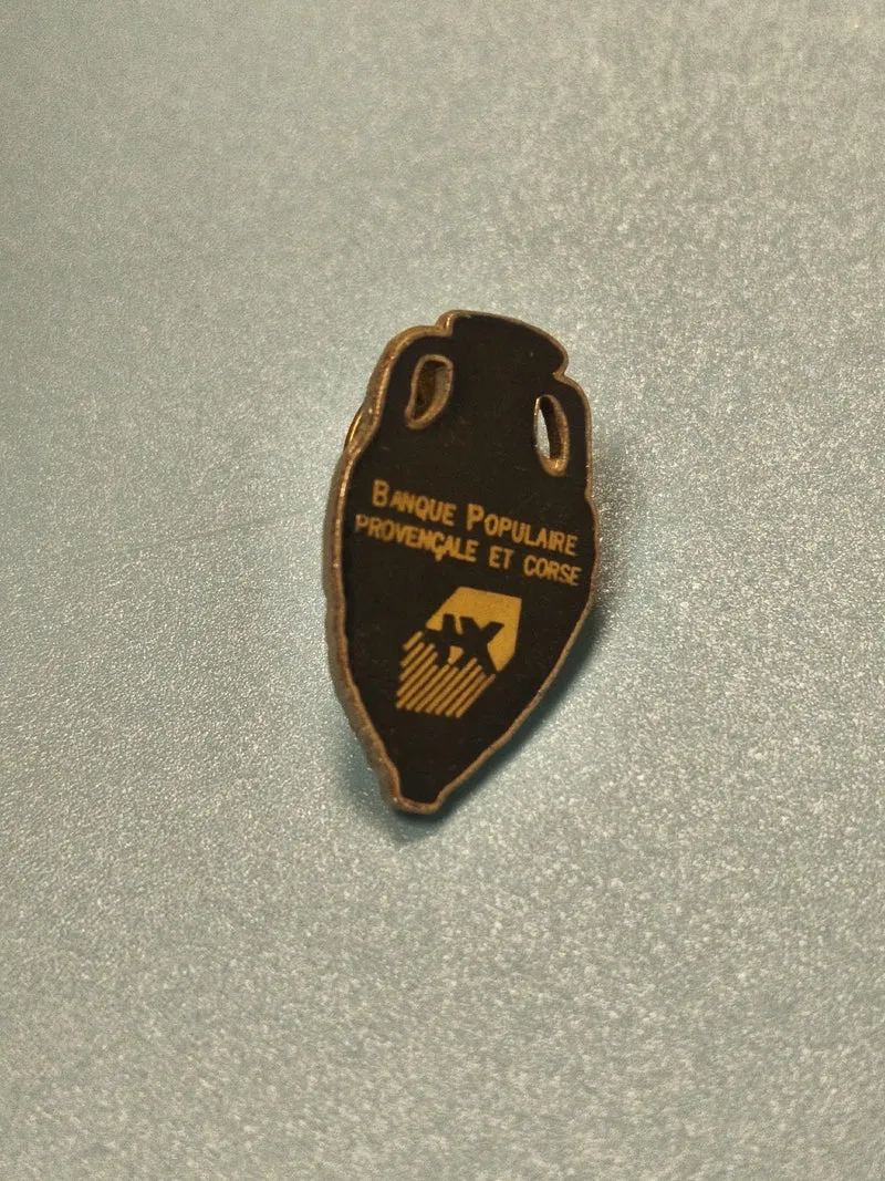 Pin's vintage Banque Populaire Provençale Corse amphore noir or collection