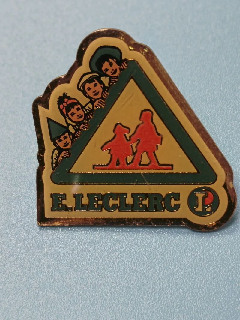 Pin's vintage E.Leclerc enfants signalisation triangle rétro collection (Ref 4)