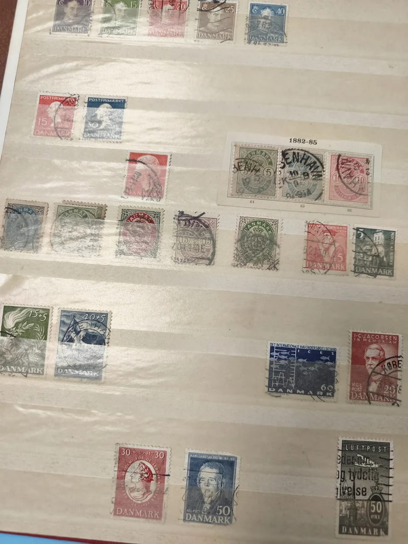 Lot ancien timbres oblitérés Danemark collection philatélie, portraits, couleurs