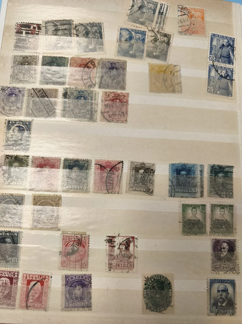 Lot anciens timbres oblitérés Espagne collection philatélie variés couleurs